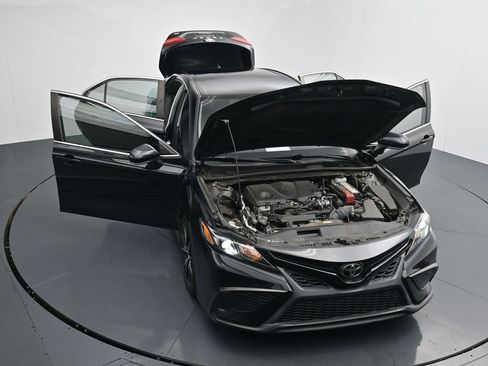 Used 2022 Toyota Camry SE FWD image 31