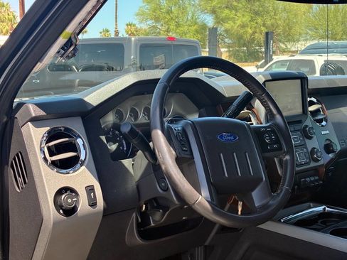 Used 2016 Ford F250 Lariat w/ Lariat Interior Package AWD/4WD image 16