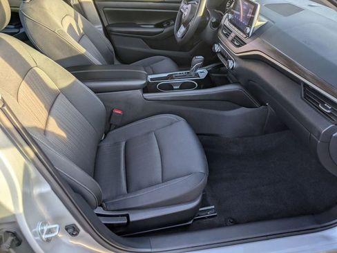 Used 2023 Nissan Altima 2.5 SV image 23