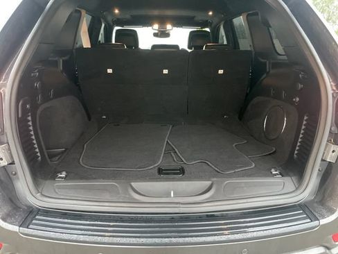 Used 2019 Jeep Grand Cherokee Altitude AWD/4WD image 32