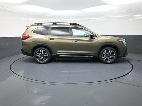 New 2025 Subaru Ascent Limited image 2