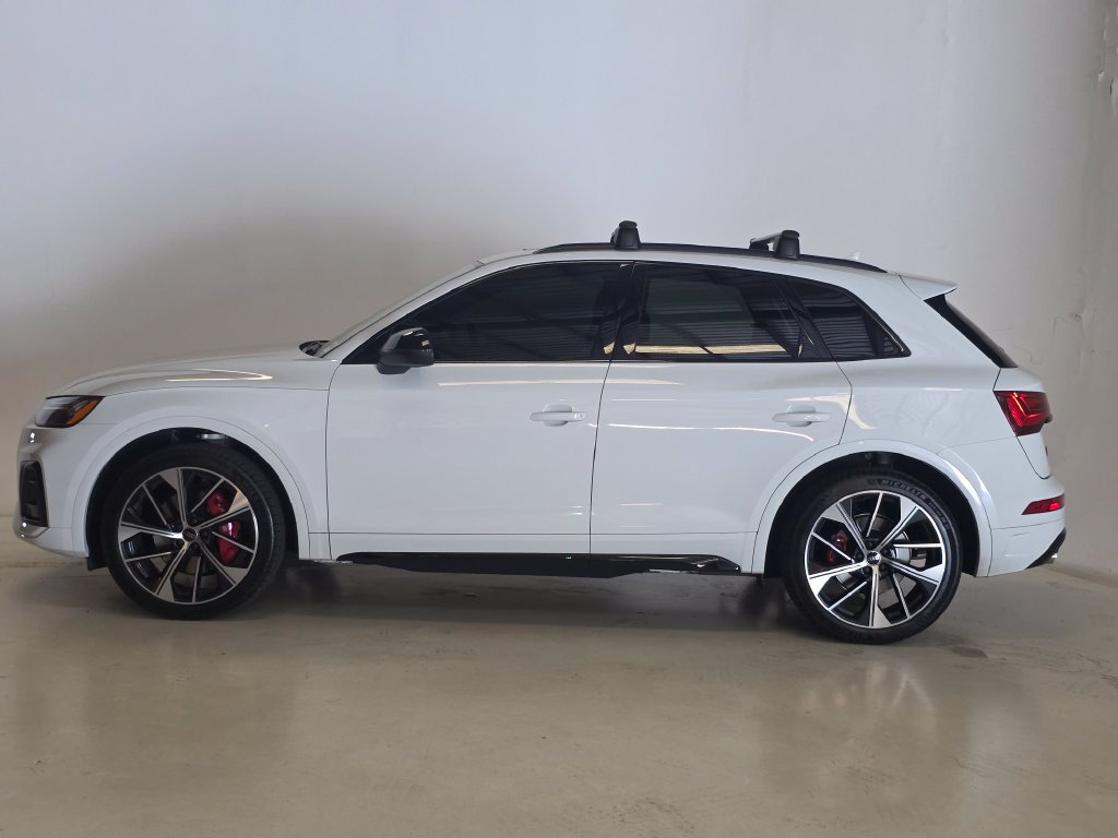 Certified 2023 Audi SQ5 Premium Plus w/ Premium Plus Package AWD/4WD image 3
