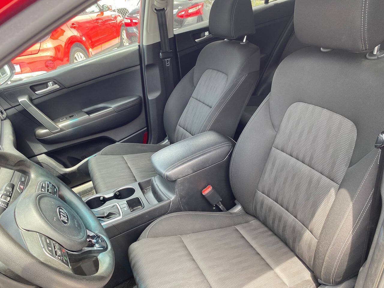 Used 2019 Kia Sportage LX FWD image 8