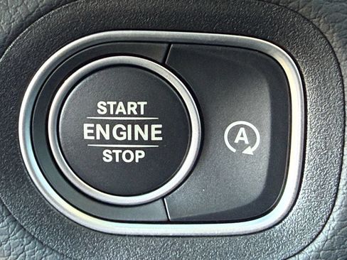 Used 2025 Mercedes-Benz GLE 350 4MATIC image 23