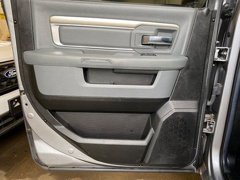 Used 2019 RAM 1500 Big Horn AWD/4WD image 38