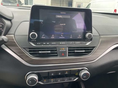 Used 2024 Nissan Altima 2.5 SV FWD image 22