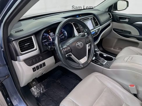 Used 2016 Toyota Highlander XLE AWD/4WD image 9