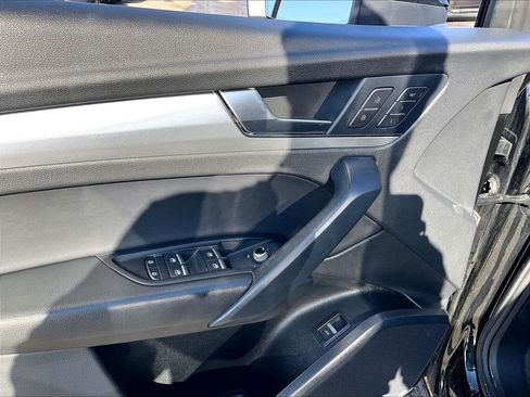 Used 2025 Audi Q5 2.0T Premium image 36