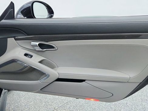 Used 2014 Porsche 911 Turbo S image 24