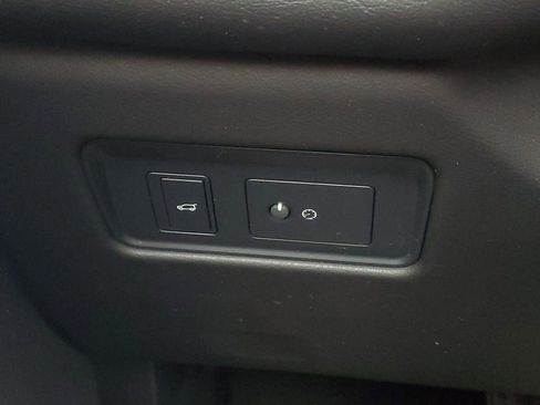 Used 2024 Jaguar F-PACE R-Dynamic S image 17