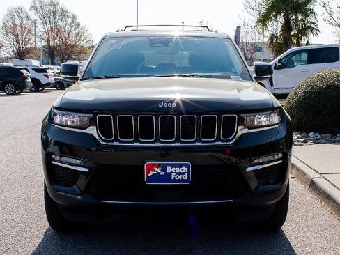 Used 2023 Jeep Grand Cherokee Limited AWD/4WD image 2