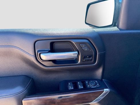Used 2020 GMC Sierra 1500 SLT RWD image 9