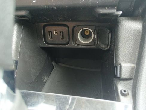 Used 2022 Buick Encore Preferred AWD/4WD image 24