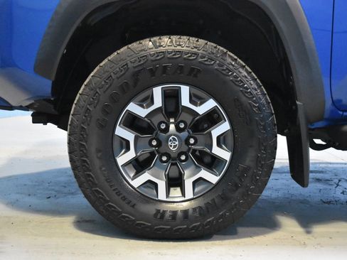 Used 2017 Toyota Tacoma TRD Off-Road image 23
