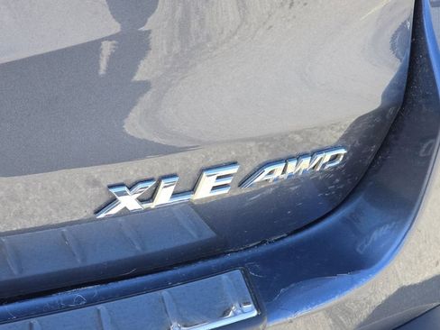 Used 2019 Toyota Highlander XLE image 5