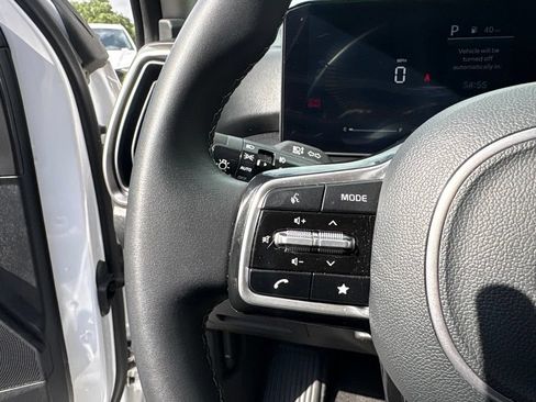 Used 2025 Kia Sorento EX w/ Panoramic Sunroof Package FWD image 24