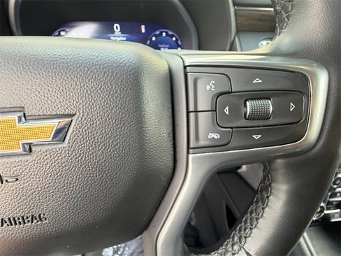 Used 2023 Chevrolet Suburban Premier image 25