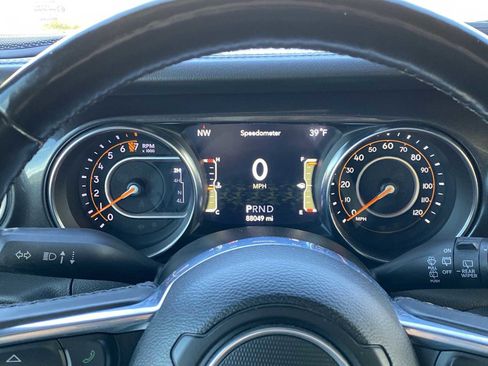 Used 2021 Jeep Wrangler Unlimited Sahara AWD/4WD image 29