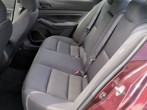 Used 2024 Nissan Altima 2.5 SV FWD image 14