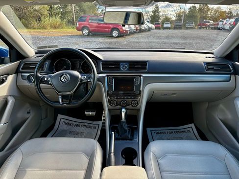 Used 2017 Volkswagen Passat 1.8T R-Line image 24