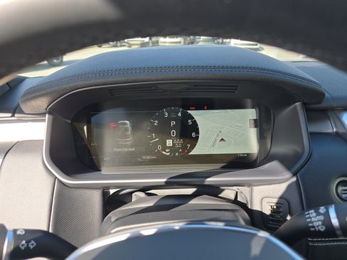 Used 2024 Land Rover Discovery Dynamic SE image 34