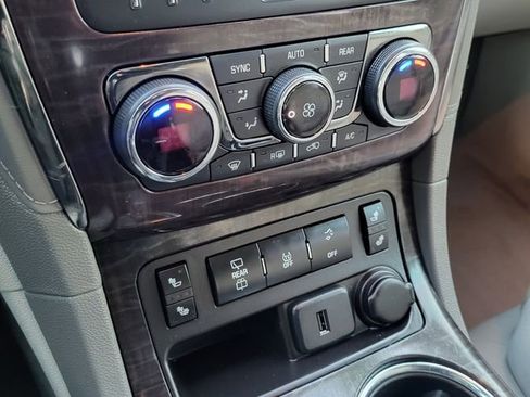 Used 2015 Buick Enclave Leather image 17