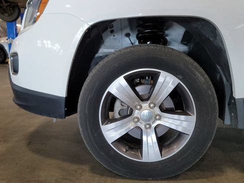 Used 2016 Jeep Compass High Altitude AWD/4WD image 14