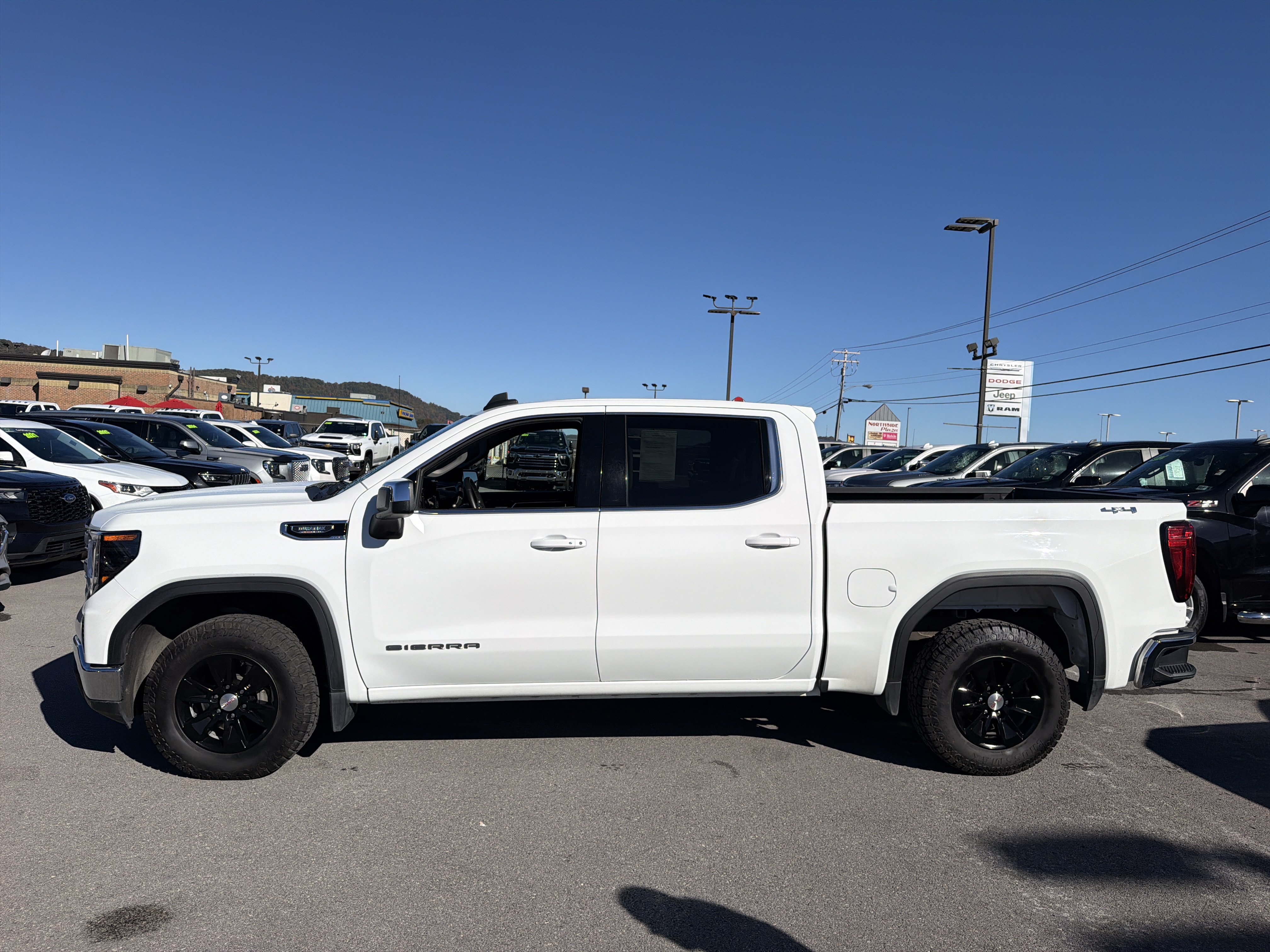 Certified 2024 GMC Sierra 1500 SLE AWD/4WD image 12