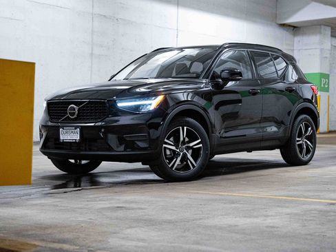 New 2026 Volvo XC40 B5 Core w/ Climate Package AWD/4WD image 1
