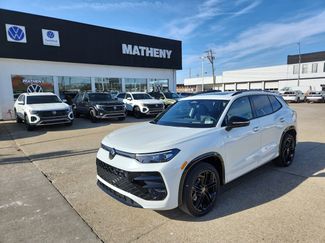 New 2026 Volkswagen Tiguan SE R-Line video 1