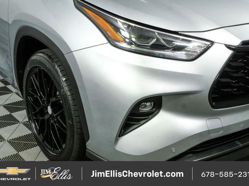Used 2022 Toyota Highlander Limited FWD image 38