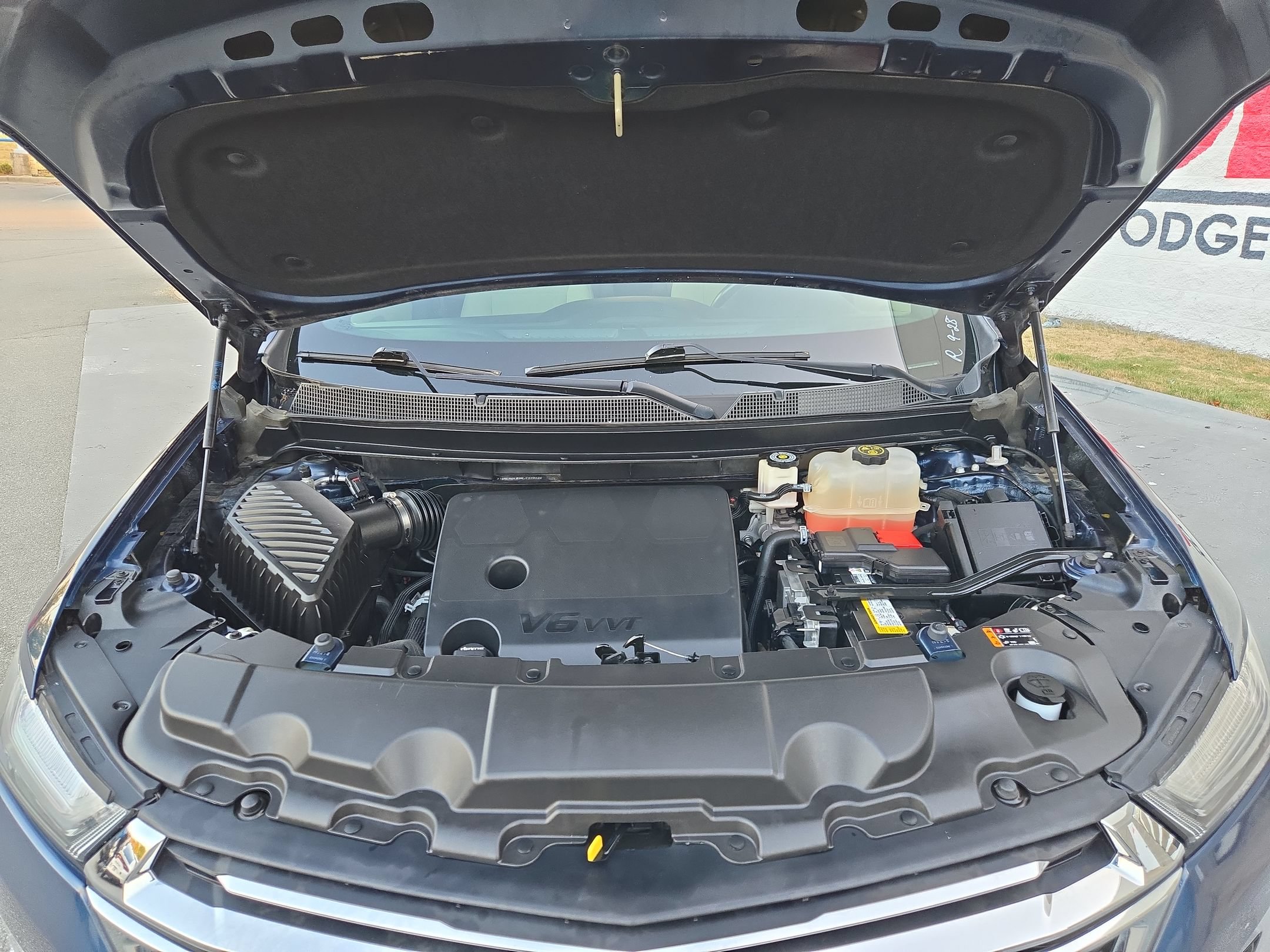 Used 2022 Chevrolet Traverse LT FWD image 19
