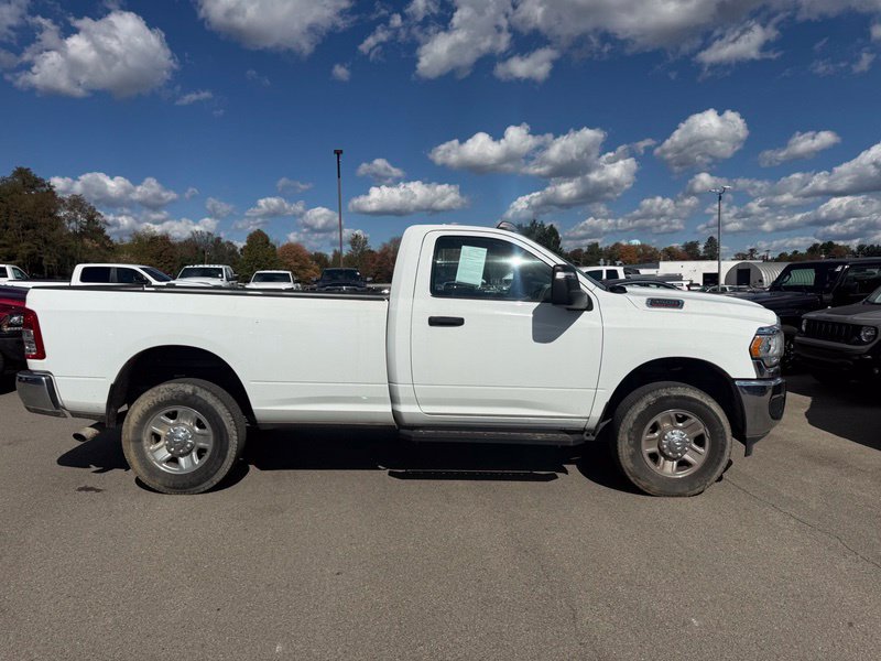 Used 2024 RAM 3500 Tradesman w/ Chrome Appearance Group AWD/4WD image 9