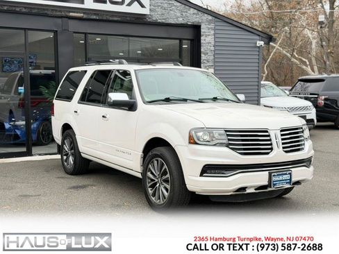 Used 2017 Lincoln Navigator Select image 7