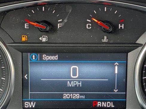 Used 2024 Chevrolet Equinox LT image 3