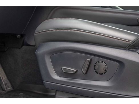 Used 2025 Ford Explorer Active w/ Active Comfort Package AWD/4WD image 16