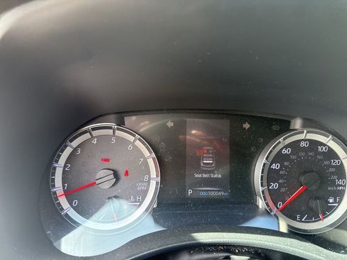 Used 2021 Toyota Highlander L image 7