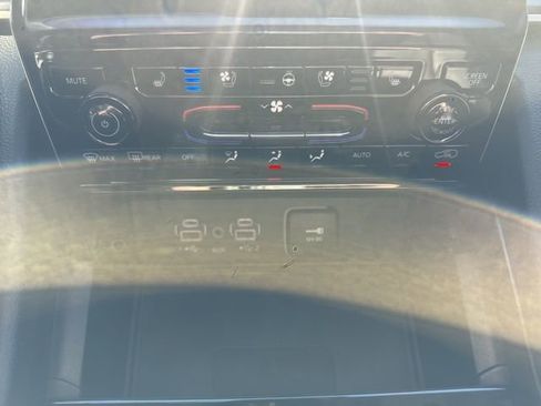 Used 2024 Jeep Grand Cherokee Limited w/ Luxury Tech Group II AWD/4WD image 21