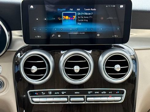 Used 2021 Mercedes-Benz GLC 300 4MATIC image 13