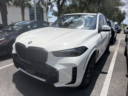 Used 2024 BMW X5 xDrive40i w/ M Sport Package AWD/4WD image 4