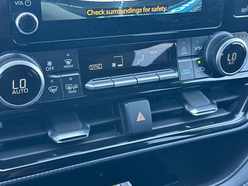 Used 2025 Toyota Highlander XSE AWD/4WD image 22