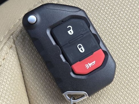 Used 2022 Jeep Wrangler Unlimited Sport AWD/4WD image 33