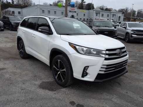 Used 2019 Toyota Highlander Limited image 2