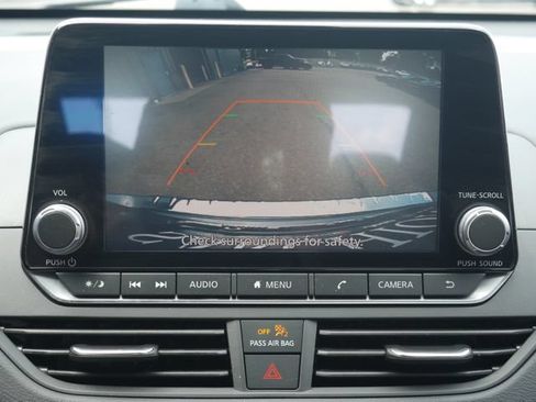 Used 2022 Nissan Altima 2.5 SV w/ SV Premium Package AWD/4WD image 5