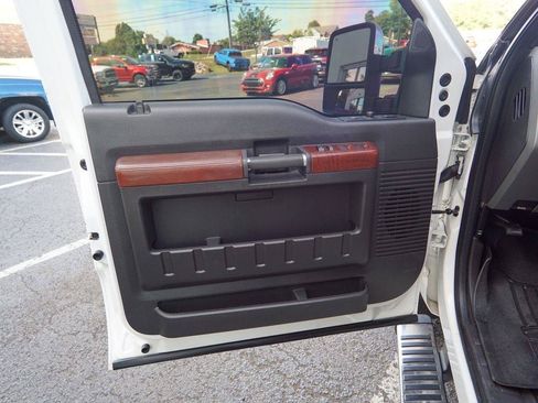 Used 2012 Ford F250 King Ranch w/ King Ranch w/Chrome Pkg AWD/4WD image 18