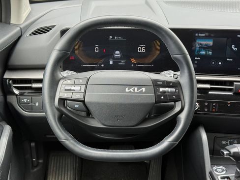 Used 2026 Kia Sportage LX FWD image 24