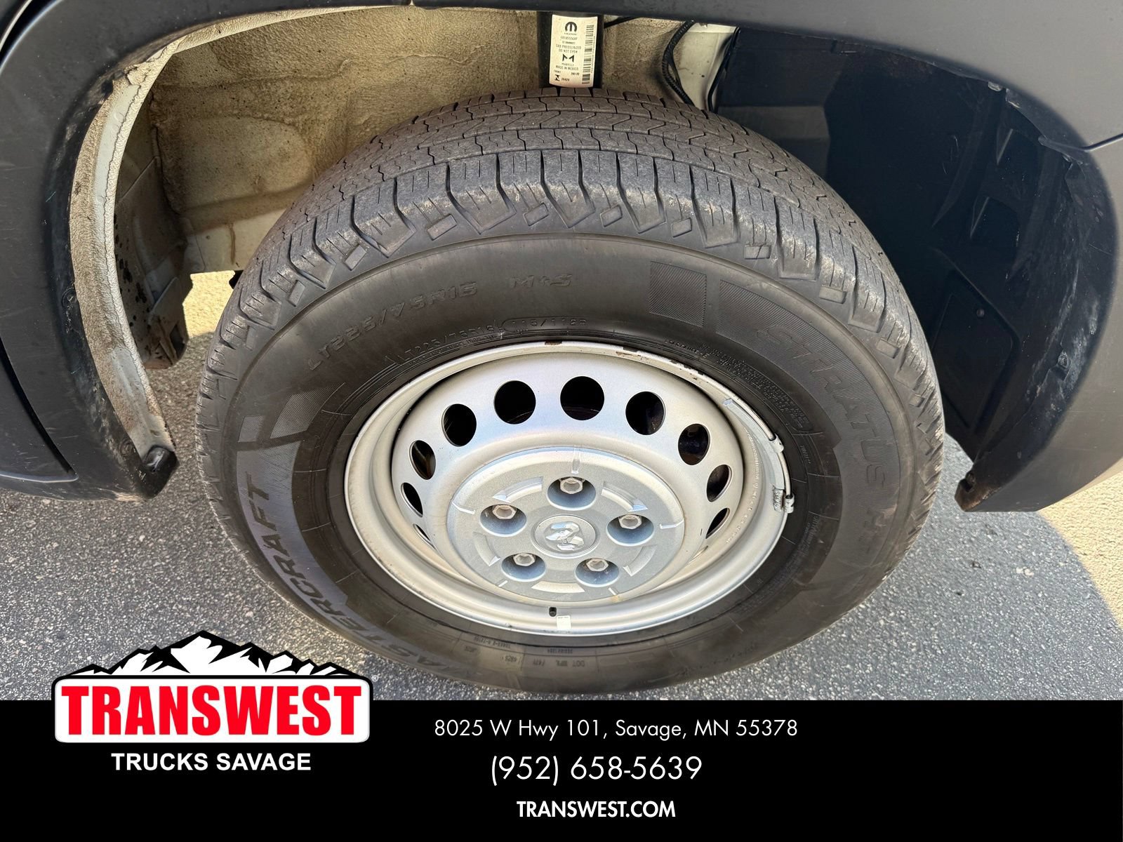 Used 2025 RAM ProMaster 3500 w/ Convenience Group FWD image 17