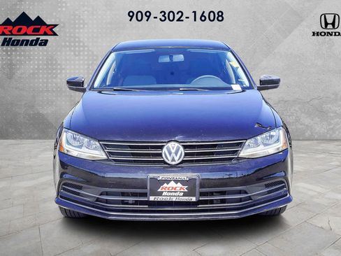 Used 2017 Volkswagen Jetta S image 2