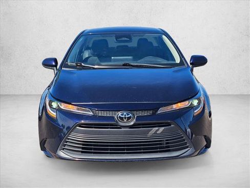 Used 2024 Toyota Corolla LE FWD image 2