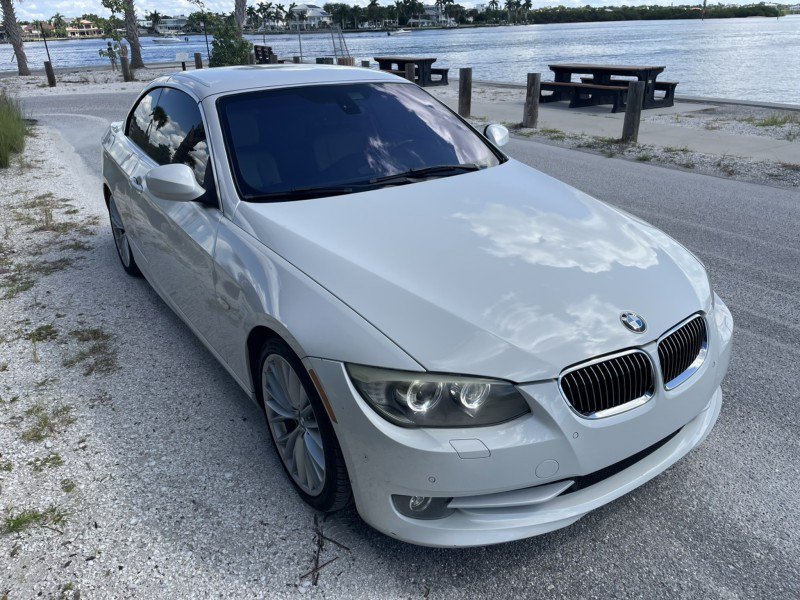 Used 2011 BMW 335i Convertible RWD image 29